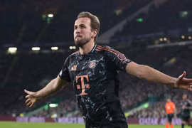 Champions League 2024/25: Bayern thắng nhọc Celtic, Milan ôm hận trên sân khách
