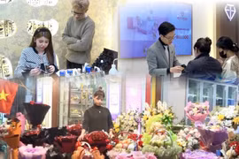 Nhộn nhịp thị trường quà tặng ngày lễ tình nhân Valentine 2025