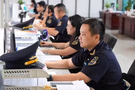 Hải quan hỏa tốc hỗ trợ thông quan hàng viện trợ cứu trợ miền Trung