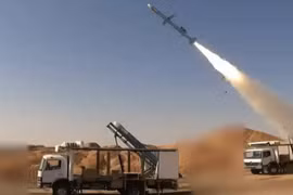 Iran trình làng tên lửa đạn đạo mới có tầm bắn 1.200 km