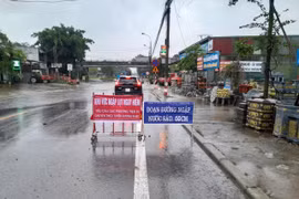 Hà Nội cảnh báo dông, lốc, sét và mưa lớn cục bộ trong vài giờ tới