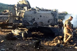 Israel chuyển sang không kích Lebanon sau khi ngừng bắn ở Gaza