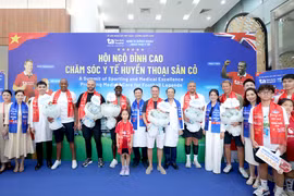 Dàn huyền thoại Manchester Reds ấn tượng mạnh khi được chăm sóc y tế chuyên sâu tại BVĐK Tâm Anh