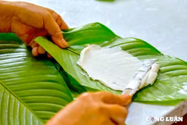 Thanh Hóa: Người dân hối hả gói bánh răng bừa đưa vào thị trường dịp Tết Nguyên đán