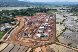 Cận cảnh xóm Rài rộn ràng dựng nhà mới, người dân phấn khởi an cư lạc nghiệp