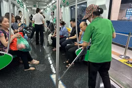 Điều hòa tàu Cát Linh - Hà Đông tiếp tục rò nước