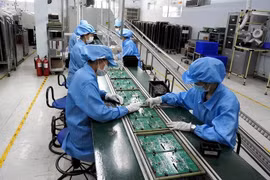 Kinh tế Việt Nam bứt tốc đầu 2026: Sản xuất, tiêu dùng, du lịch cùng tăng mạnh