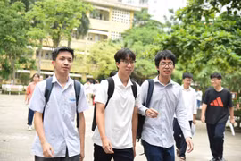 Thí sinh lưu ý hạn cuối nộp hồ sơ xét tuyển Đại học Kinh tế Quốc dân là 17h ngày 11/7