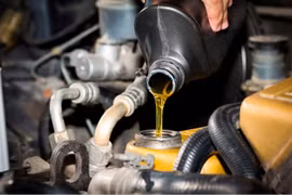 Thời gian hay số km: Yếu tố nào quan trọng hơn khi thay dầu xe?