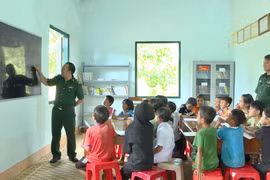 Người lính quân hàm xanh mang ánh sáng đến từng bản làng Gia Lai