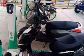 Hà Nội lập tổ công tác chuyển đổi xe xăng, xây thêm trạm sạc điện