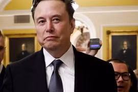 Elon Musk gửi thông điệp gay gắt đến Bill Gates