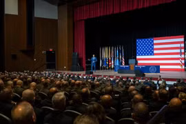 Những phát biểu 'gây sốc' của hai ông Hegseth và Trump trong cuộc họp khẩn với các tướng lĩnh Mỹ