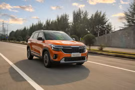 Kia Seltos xả hàng sản xuất cũ, giá giảm gần 100 triệu đồng