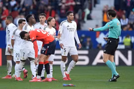 Bellingham nhận thẻ đỏ, Real Madrid chia điểm đáng tiếc trước Osasuna