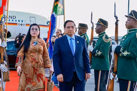Thủ tướng về Hà Nội, kết thúc tốt đẹp chuyến công tác tới Kuwait, Algeria và Nam Phi