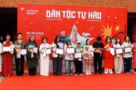 Khai mạc trưng bày tranh 'Dân Tộc Tự Hào' tại Văn Miếu - Quốc Tử Giám