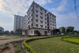 TP Hà Nội: Dấu hiệu lãng phí từ những tòa nhà tái định cư 'bỏ hoang' nhiều năm