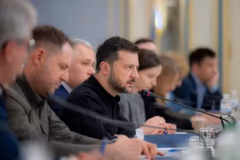 Tổng thống Ukraine nói sẽ đàm phán hòa bình với Nga sau khi ông Donald Trump nhậm chức