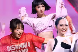 Tập 8 'Em xinh say hi': Bùng nổ cảm xúc, 4 ca sĩ bật khóc chia tay chương trình
