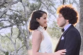 Selena Gomez và Benny Blanco tổ chức đám cưới sau 2 năm yêu nhau