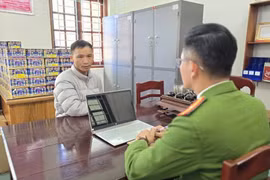 Gia Lai: Phát hiện hơn 2 tạ pháo nổ trong nhiều thùng ghi 'hạt điều'