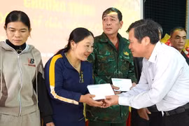 Báo Quảng Bình tổ chức chương trình "Xuân sẻ chia" tại xã Trường Thủy