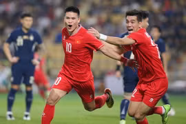 Chiều nay (6/1) Đội tuyển Việt Nam diễu hành rước cúp vô địch trên xe buýt 2 tầng