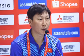 HLV Kim Sang Sik và HLV Masatada Ishii nói gì sau trận chung kết AFF Cup 2024?