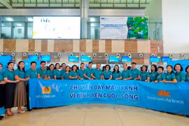 Vietnam Airlines đồng hành cùng Bộ Công an tổ chức “Chuyến bay màu xanh - Vì bình yên cuộc sống 2025”