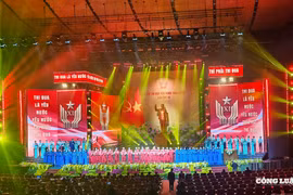 Thủ tướng kiểm tra công tác chuẩn bị chương trình Đại hội Thi đua yêu nước toàn quốc lần thứ XI