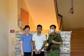 Gia Lai: Bắt đối tượng dùng xe bán tải chở 3 tạ pháo lậu từ biên giới về lúc rạng sáng