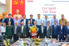 Cuốn sách ‘Con người Việt Nam trong kỷ nguyên mới’: Giàu văn hoá, lý luận và đầy ắp chất đời, tính thời đại
