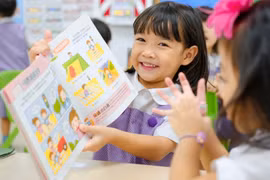 Thí điểm lựa chọn trẻ mầm non làm quen với tiếng Trung, Nhật Bản, Hàn Quốc