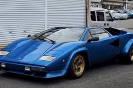 Lamborghini Countach mất tích 30 năm bất ngờ xuất hiện ở Nhật