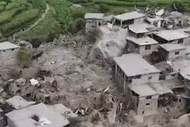 Ba trận động đất liên tiếp ở Afghanistan, hơn 2.200 người thiệt mạng