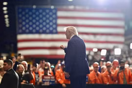 Lý do ông Donald Trump tăng thuế thép nhập khẩu vào Mỹ lên 50%