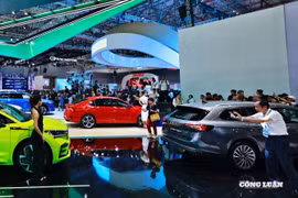 Sức mua ô tô chững lại bất chấp giá xe vẫn giảm