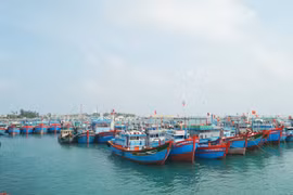 Khẩn cấp kêu gọi gần 2.000 ngư dân rời Biển Đông tránh bão
