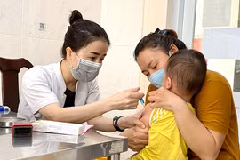 Gần 1.100 ca sốt phát ban nghi sởi tại Nghệ An