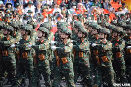 Những 'bông hồng thép' rạng rỡ, đầy khí phách tại Lễ diễu binh, diễu hành