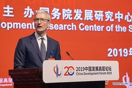 Trung Quốc kêu gọi Mỹ 'đối thoại bình đẳng' trong chuyến thăm của CEO Tim Cook