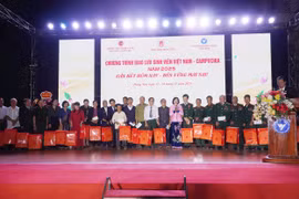 Phó Chủ tịch Quốc hội Nguyễn Thị Thanh dự giao lưu sinh viên Việt Nam - Campuchia
