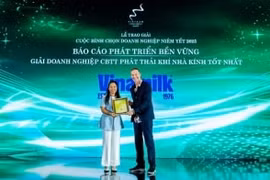 Vinamilk bứt phá ESG với danh hiệu “ngôi sao CSI” và loạt giải thưởng danh giá 2025