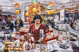 Hàng nhập khẩu Trung Quốc ở Mỹ giá vẫn cao dù thuế đã giảm