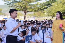 Tỉnh đầu tiên 'xóa sổ' đồng phục riêng, học sinh mặc chung mẫu áo trắng – quần váy xanh