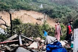 Gia Lai: Sạt lở núi vùi lấp căn nhà, một người tử vong