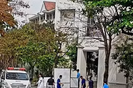 Nghệ An: Lan can tầng 4 rơi vào người 3 nữ sinh