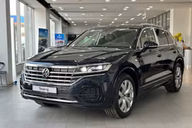 Volkswagen Touareg giảm giá đến 330 triệu đồng