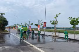 Những “chiến sỹ” thầm lặng góp phần làm đẹp Lễ hội tháng 5 của thành phố Hoa Phượng Đỏ